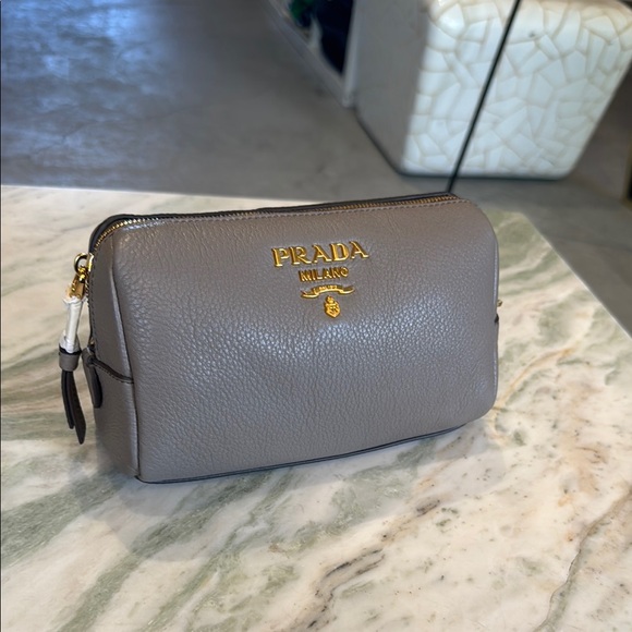 Prada Gray Belt Bag with Iconic Logo - Picture 2 of 7